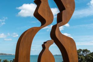Jorge Wright, _Head Within_ (2022). Sculpture on the Gulf 2022\. Photo: Peter Rees.